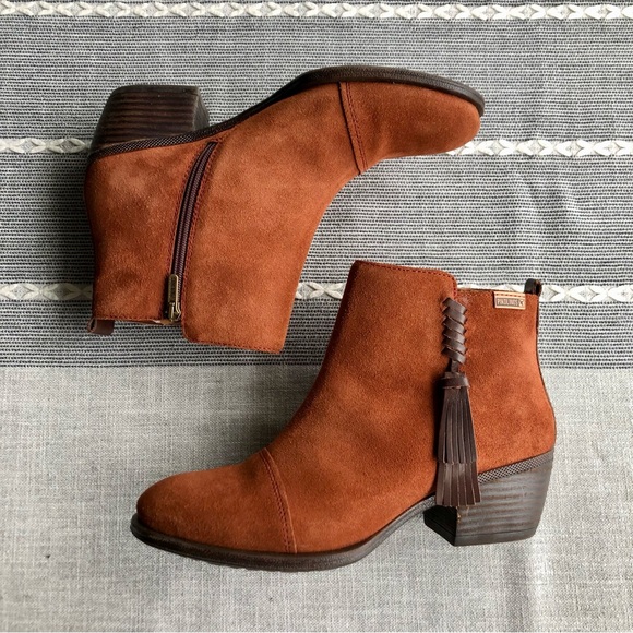 Excellent Like NEW Pikolinos Sienna Suede Braid-Detail Tassel Booties, Size 40 - Picture 5 of 7